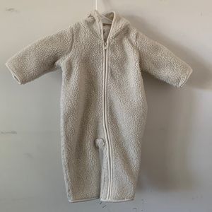 Gap lamb or bear suit